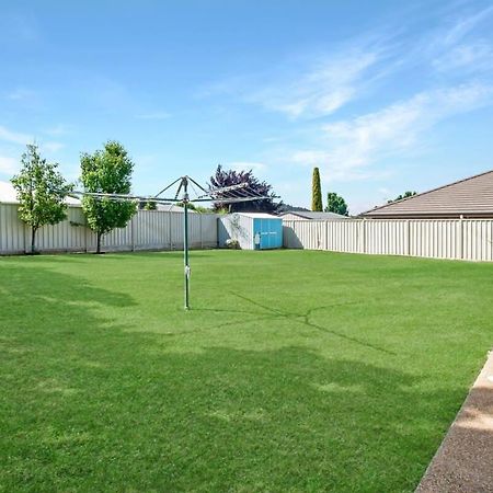 Country Views - Firepit, Ideal Family Retreat Villa Wagga Wagga Bagian luar foto